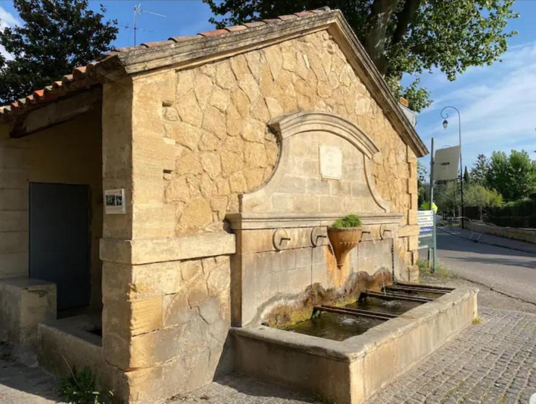 Bastide De L'Oliveraie Avec Jacuzzi Jouques المظهر الخارجي الصورة